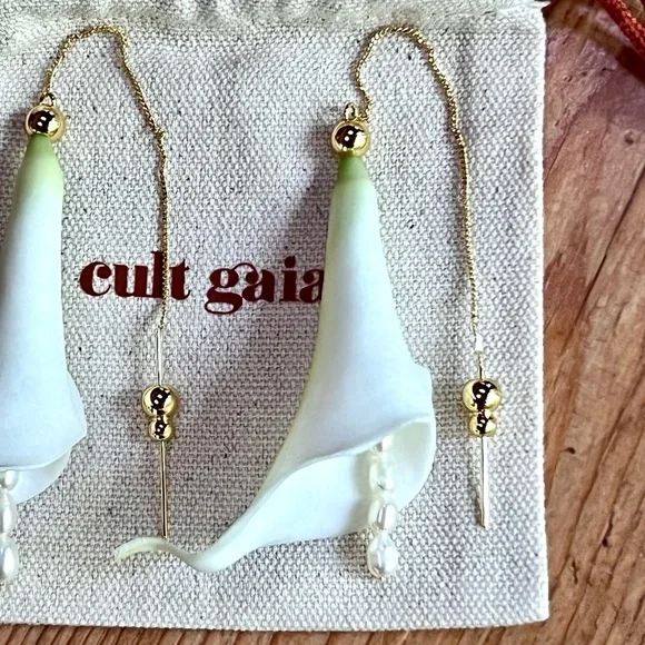 NWT Cult Gaia Calla Cultured Pearl Earrings - Picture 8 of 16